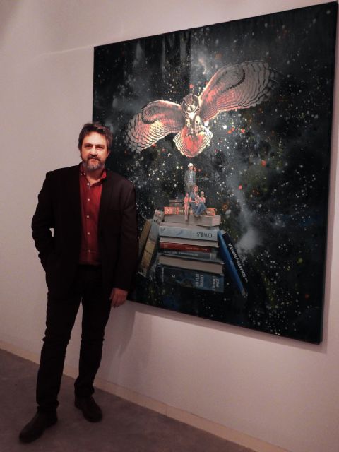El pintor Antonio Tapia ofrece una última visita guiada en la clausura de su exposición en la Fundación Pedro Cano