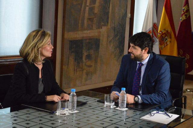 La alcaldesa de Blanca propone a López Miras la ampliación de la Residencia de Mayores