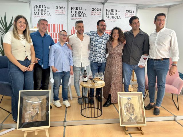 Poetas blanqueños dan a conocer sus trabajos literarios en la Feria del Libro de Murcia 2024