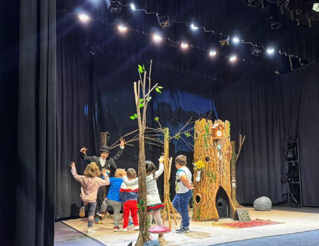 Más de 180 escolares de Blanca asisten a la primera obra teatral del proyecto nacional 'Audaces' para promocionar las artes escénicas en la infancia y la juventud